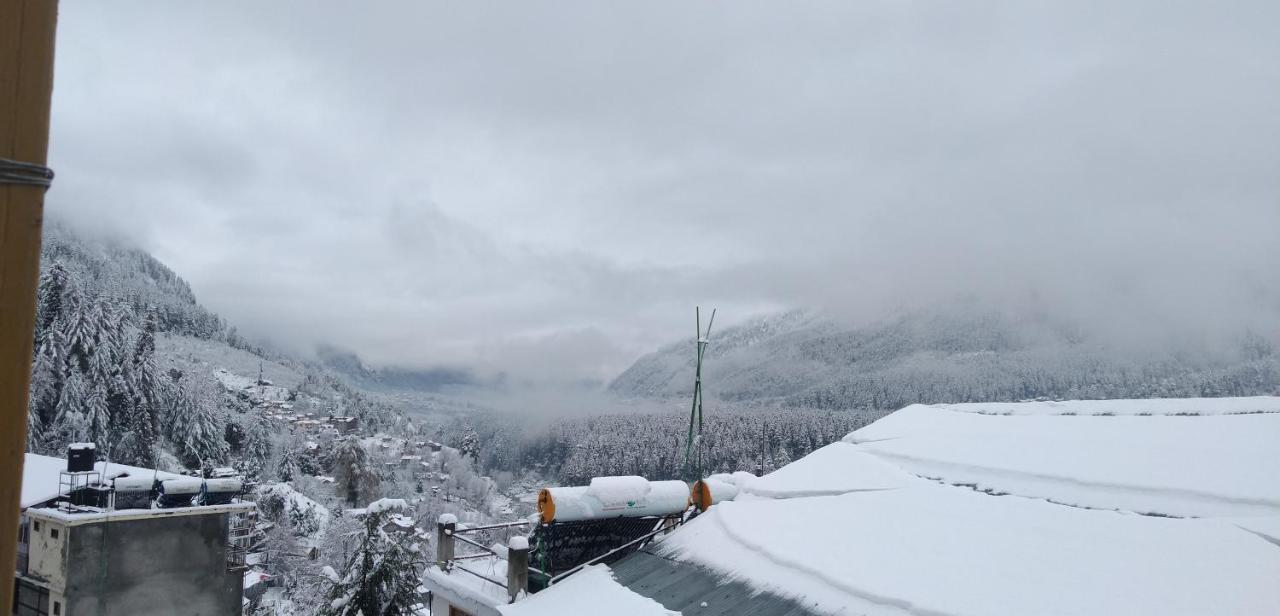 Rasta Cafe And Lodge Manali  Bagian luar foto