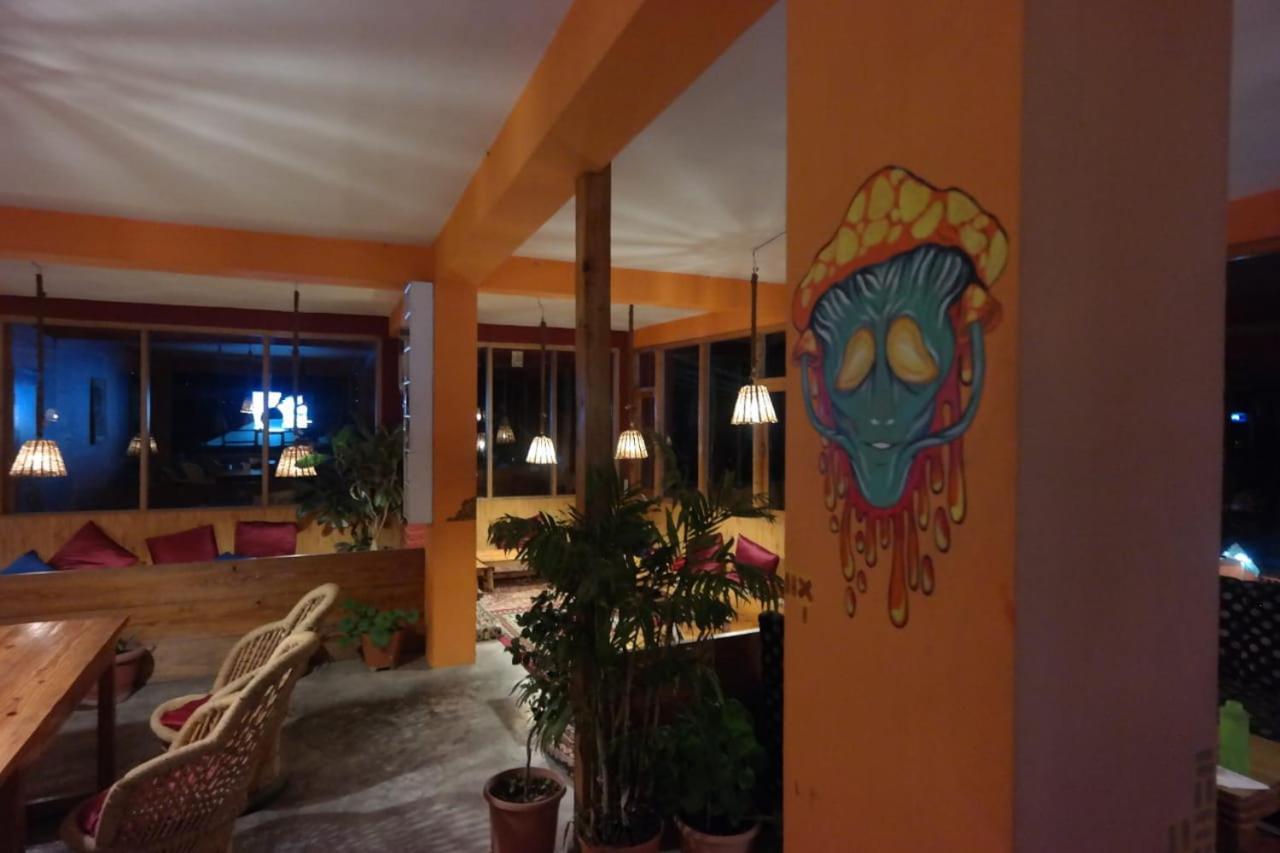 Rasta Cafe And Lodge Manali  Bagian luar foto