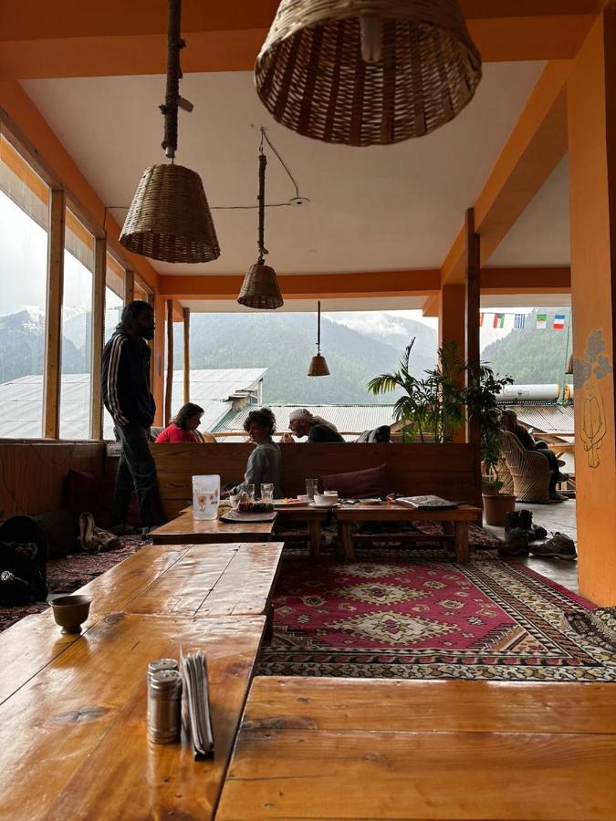 Rasta Cafe And Lodge Manali  Bagian luar foto